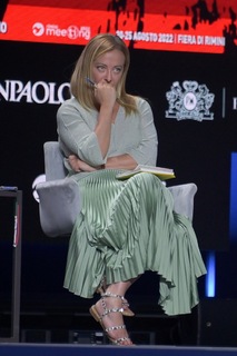 Giorgia Meloni feet photo thumbnail