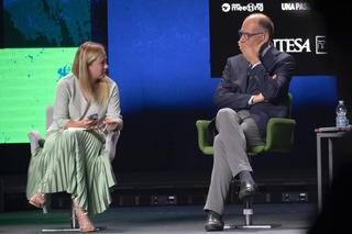 Giorgia Meloni feet photo thumbnail