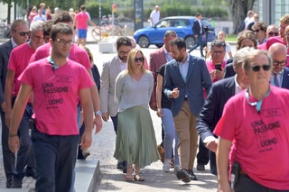 Giorgia Meloni feet photo thumbnail