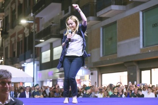 Giorgia Meloni feet photo thumbnail