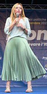 Giorgia Meloni feet photo 2