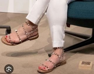 Giorgia Meloni feet photo 12