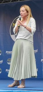 Giorgia Meloni feet photo 5