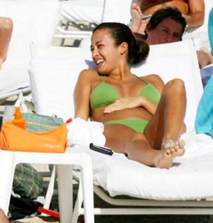 Giorgia Palmas feet photo thumbnail