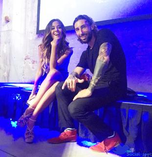 Giorgia Palmas feet photo thumbnail