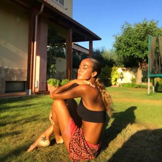 Giorgia Palmas feet photo thumbnail
