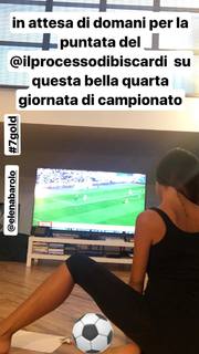 Giorgia Palmas feet photo thumbnail