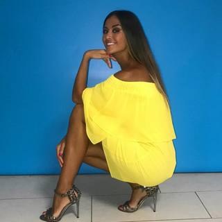 Giorgia Palmas feet photo thumbnail