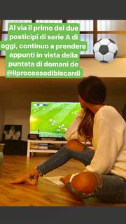 Giorgia Palmas feet photo thumbnail