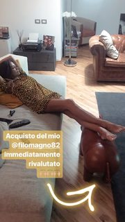 Giorgia Palmas feet photo thumbnail