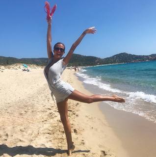 Giorgia Palmas feet photo thumbnail