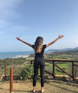 Giorgia Palmas feet photo thumbnail