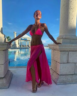 Giorgia Palmas feet photo thumbnail