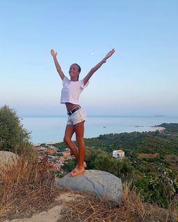 Giorgia Palmas feet photo thumbnail