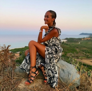 Giorgia Palmas feet photo thumbnail