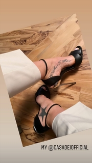 Giorgia Palmas feet photo thumbnail