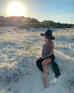 Giorgia Palmas feet photo thumbnail