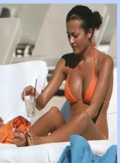 Giorgia Palmas feet photo thumbnail