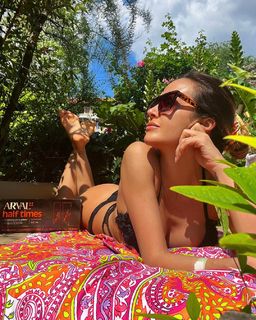 Giorgia Palmas feet photo thumbnail