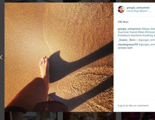 Giorgia Surina feet photo thumbnail
