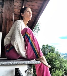 Giorgia Surina feet photo thumbnail