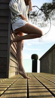 Giorgia Surina feet photo thumbnail