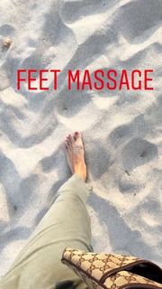 Giorgia Surina feet photo thumbnail