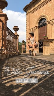 Giorgia Surina feet photo thumbnail