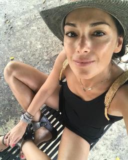 Giorgia Surina feet photo thumbnail