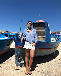 Giorgia Surina feet photo thumbnail