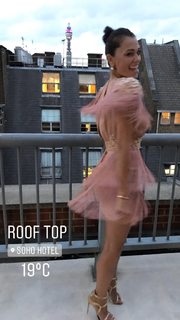 Giorgia Surina feet photo thumbnail