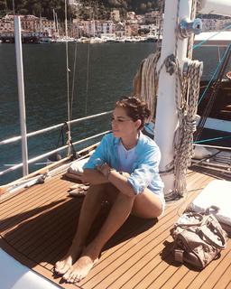 Giorgia Surina feet photo thumbnail