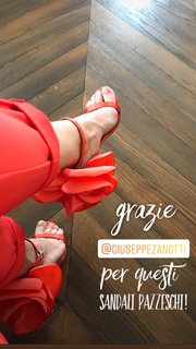 Giorgia Surina feet photo thumbnail