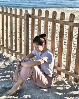 Giorgia Surina feet photo thumbnail