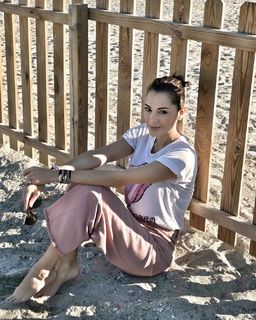 Giorgia Surina feet photo thumbnail