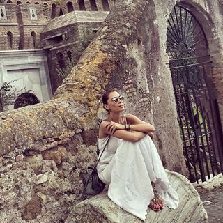 Giorgia Surina feet photo thumbnail