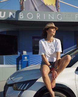 Giorgia Surina feet photo thumbnail