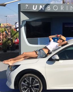 Giorgia Surina feet photo thumbnail