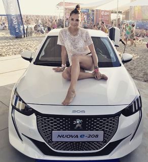 Giorgia Surina feet photo thumbnail