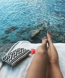 Giorgia Surina feet photo thumbnail