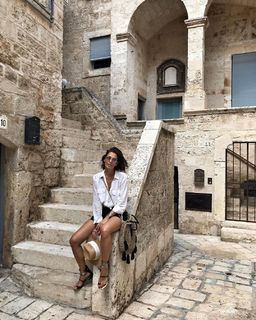 Giorgia Surina feet photo thumbnail