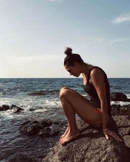 Giorgia Surina feet photo thumbnail