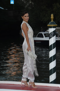 Giorgia Surina feet photo thumbnail