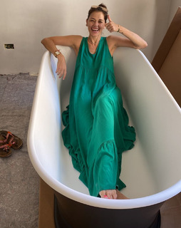 Giorgia Surina feet photo thumbnail