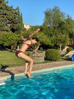 Giorgia Surina feet photo thumbnail