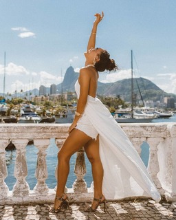 Giovana Cordeiro feet photo 3