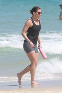 Giovanna Antonelli feet photo thumbnail