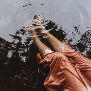 Giovanna Antonelli feet photo thumbnail