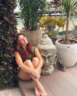 Giovanna Antonelli feet photo thumbnail