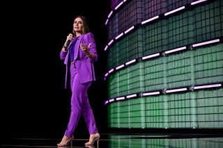 Giovanna Antonelli feet photo thumbnail